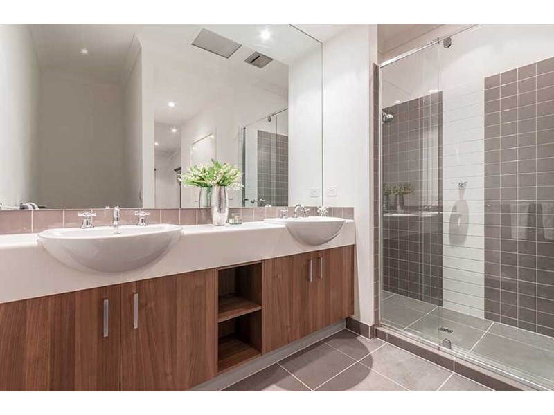 4 Girraween Crescent, Craigieburn VIC 3064