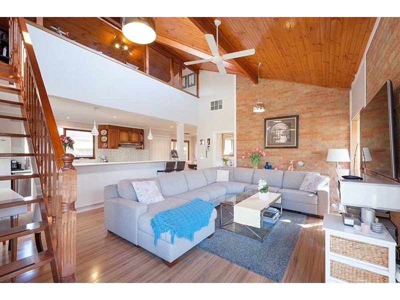 8 Urquhart Court, Greenvale VIC 3059