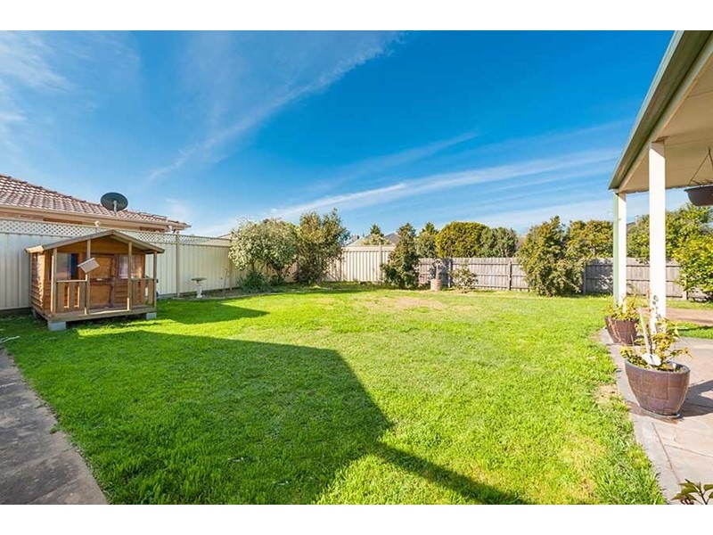 8 Urquhart Court, Greenvale VIC 3059