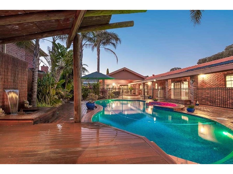 35 Heversham Grove, Greenvale VIC 3059