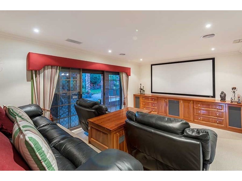 35 Heversham Grove, Greenvale VIC 3059