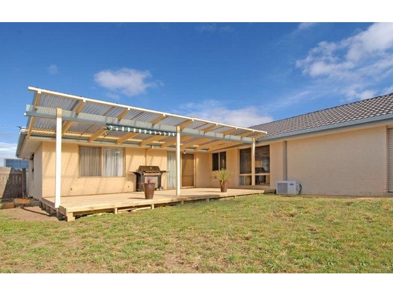 29 Woodlea Crescent, Craigieburn VIC 3064