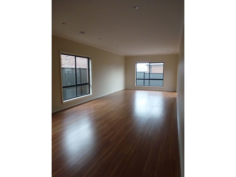 4 Clapham Way, Craigieburn VIC 3064