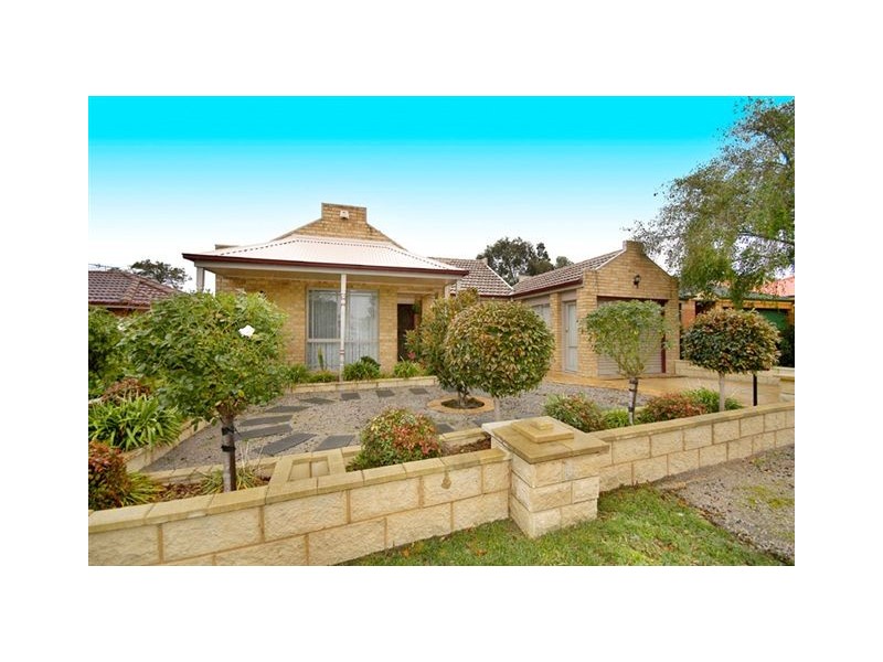 16 Perry Court, Roxburgh Park VIC 3064