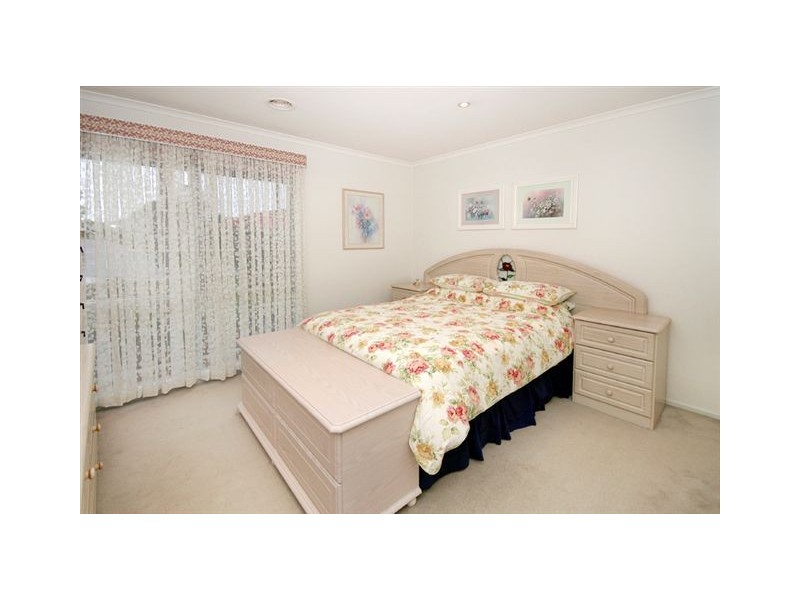 16 Perry Court, Roxburgh Park VIC 3064