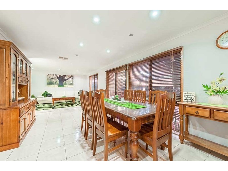 12 Abercarn Avenue, Craigieburn VIC 3064