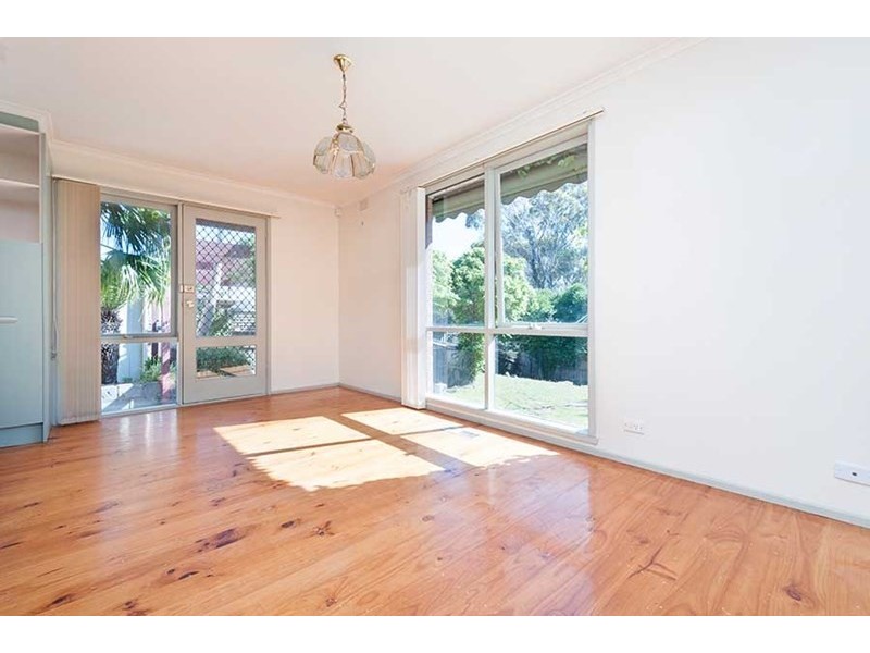 5 Mitford Crescent, Craigieburn VIC 3064