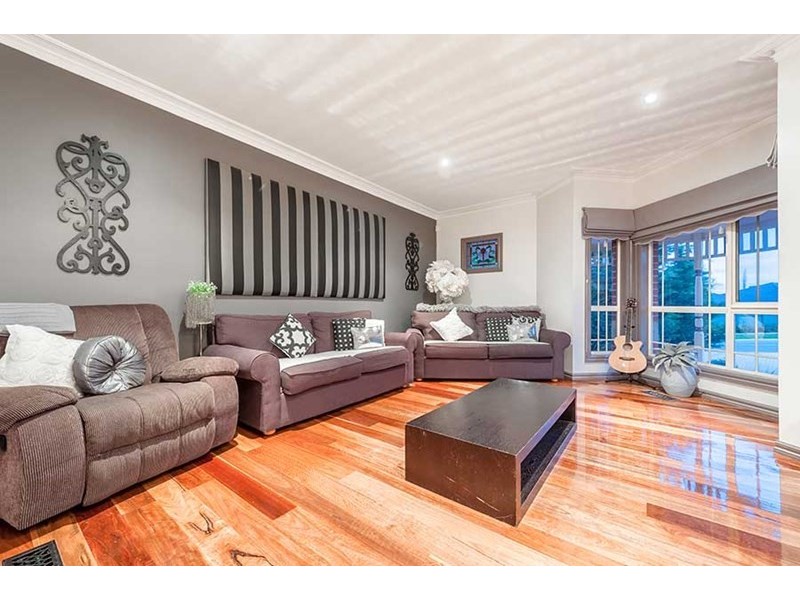 46 Malcolm Creek Parade, Craigieburn VIC 3064