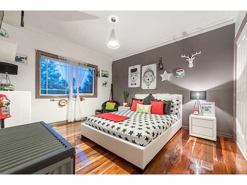 46 Malcolm Creek Parade, Craigieburn VIC 3064