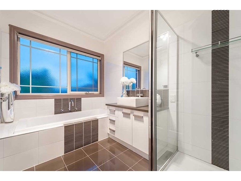 46 Malcolm Creek Parade, Craigieburn VIC 3064