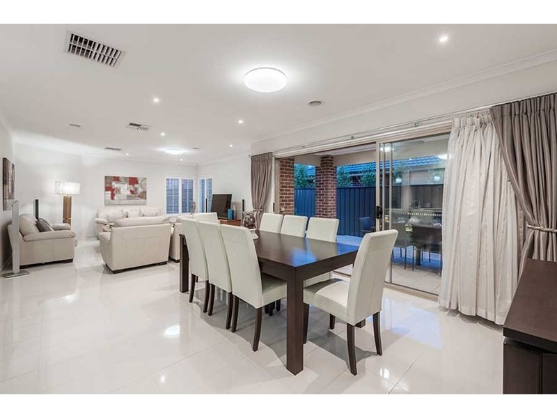 6 Arapiles Avenue, Craigieburn VIC 3064