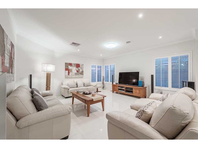 6 Arapiles Avenue, Craigieburn VIC 3064