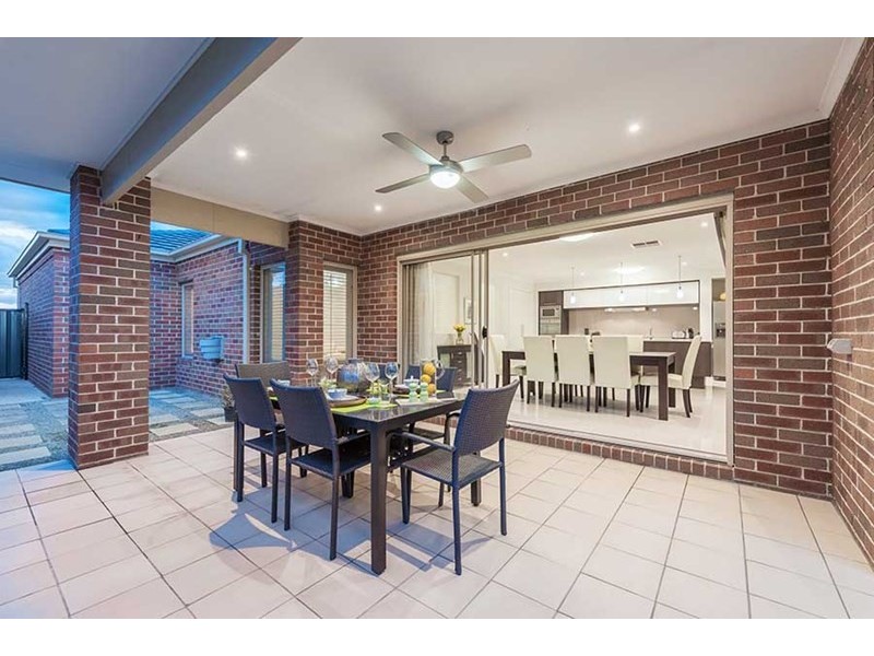 6 Arapiles Avenue, Craigieburn VIC 3064