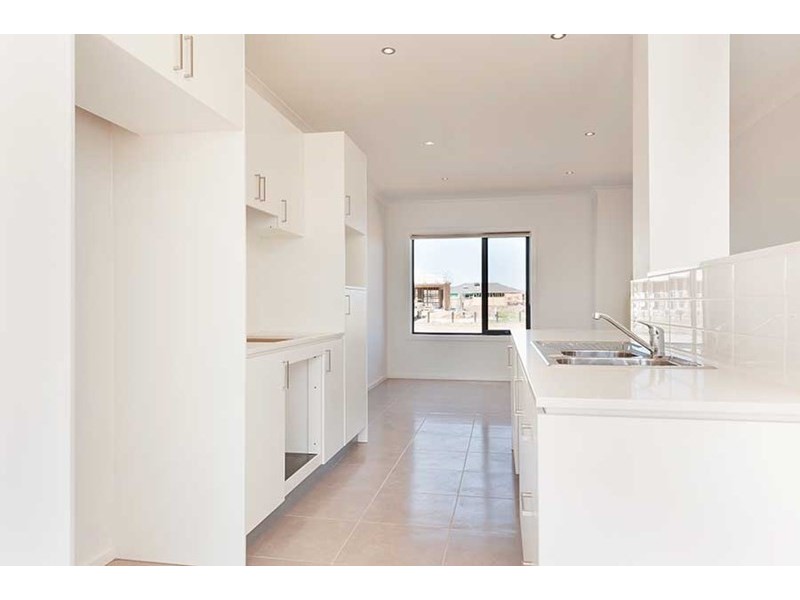82 Baronial Way, Craigieburn VIC 3064