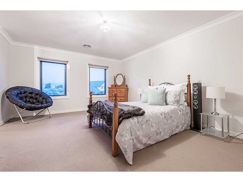 25 Mareeba Way, Craigieburn VIC 3064