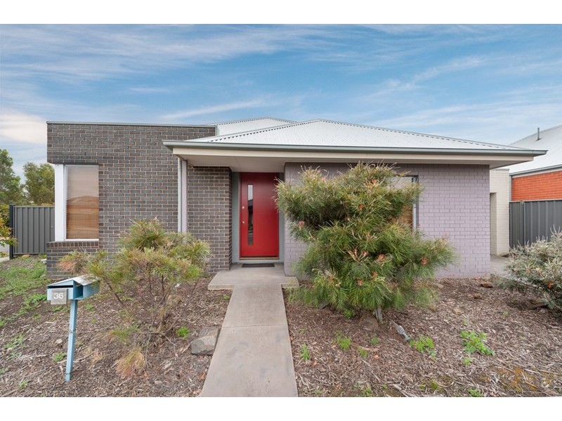 36 Girraween Crescent, Craigieburn VIC 3064
