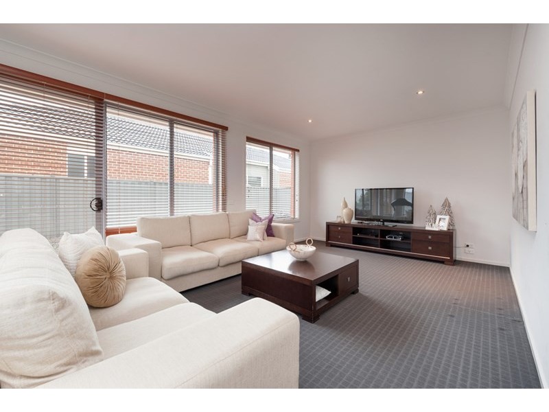 36 Girraween Crescent, Craigieburn VIC 3064