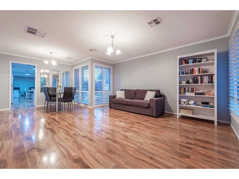 37 Farnborough Avenue, Craigieburn VIC 3064