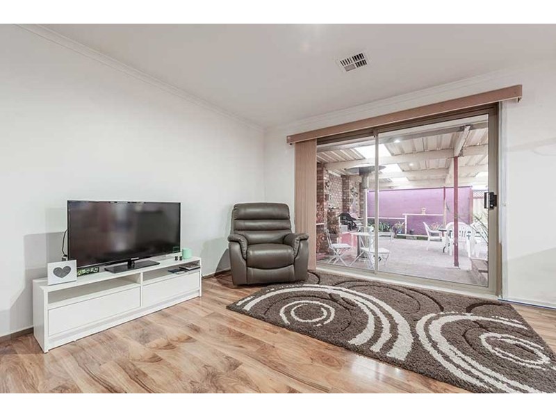 37 Farnborough Avenue, Craigieburn VIC 3064