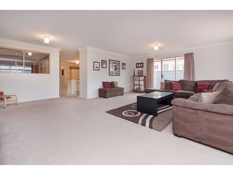 35 Mareeba Way, Craigieburn VIC 3064