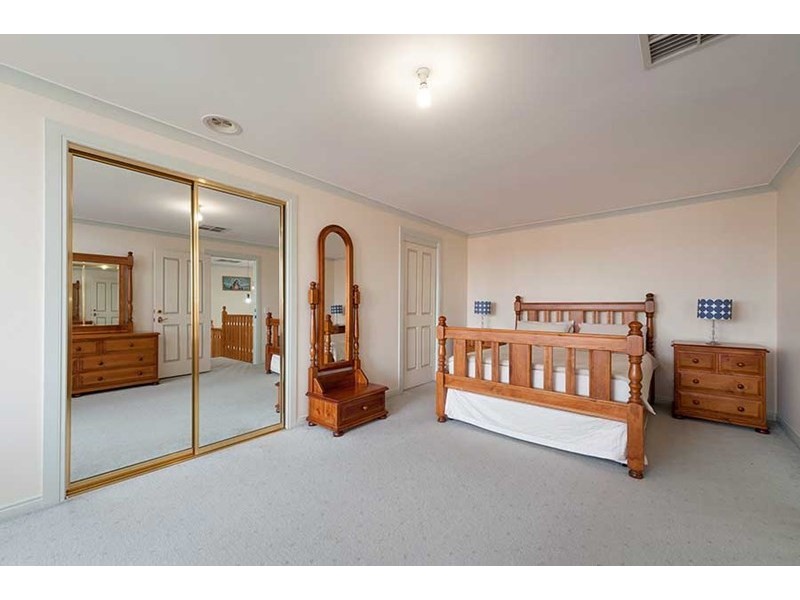 7 Thurmand Court, Roxburgh Park VIC 3064