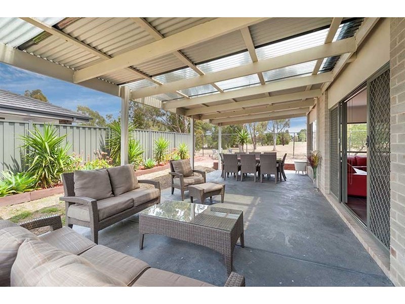 14 Chelmsford Court, Craigieburn VIC 3064