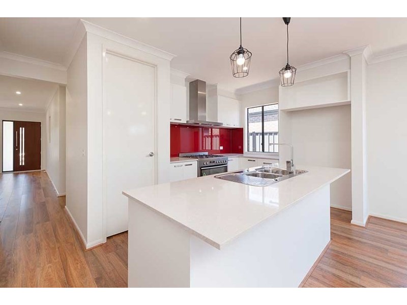 9 Black Wattle Road, Craigieburn VIC 3064