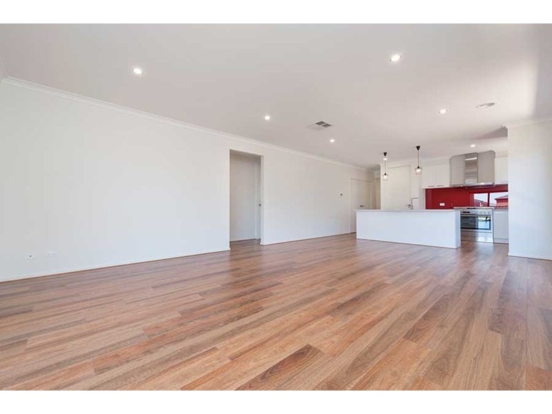 9 Black Wattle Road, Craigieburn VIC 3064