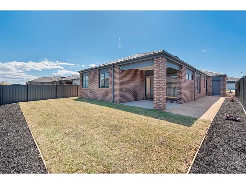 9 Black Wattle Road, Craigieburn VIC 3064