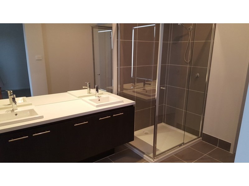18 Euphoria Street, Craigieburn VIC 3064