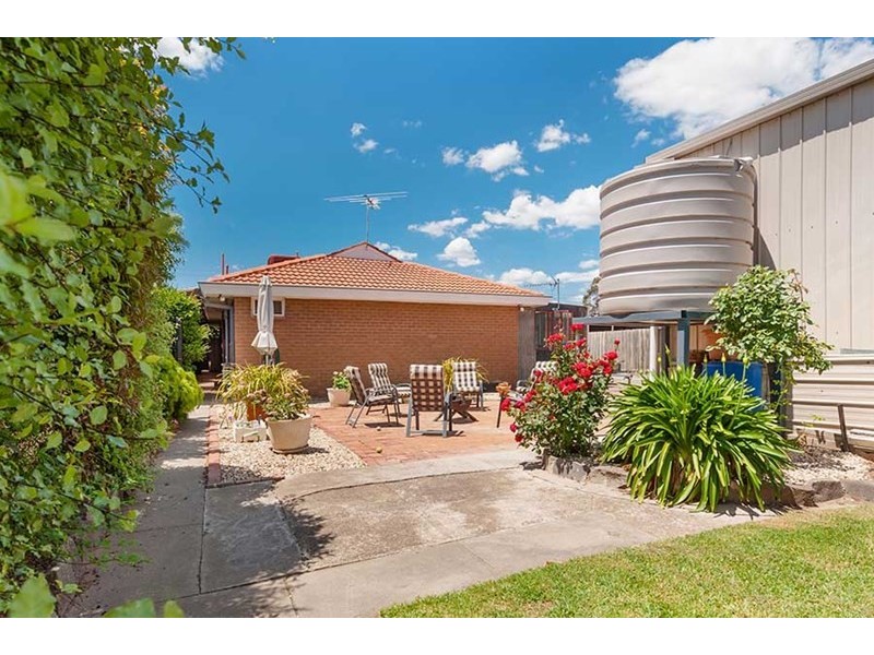 33 Bank Street, Craigieburn VIC 3064