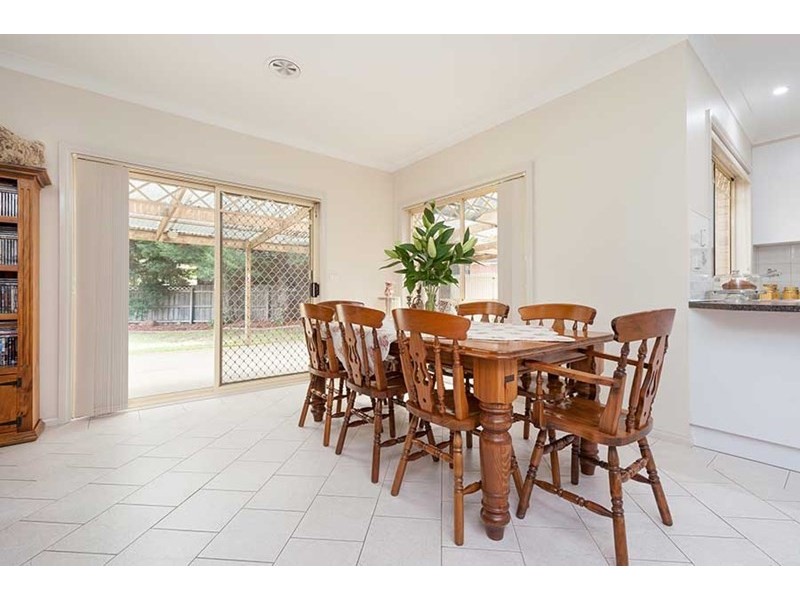 11 Cardiff Court, Craigieburn VIC 3064
