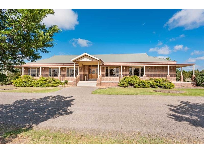 5 Lakeview Drive, Mickleham VIC 3064