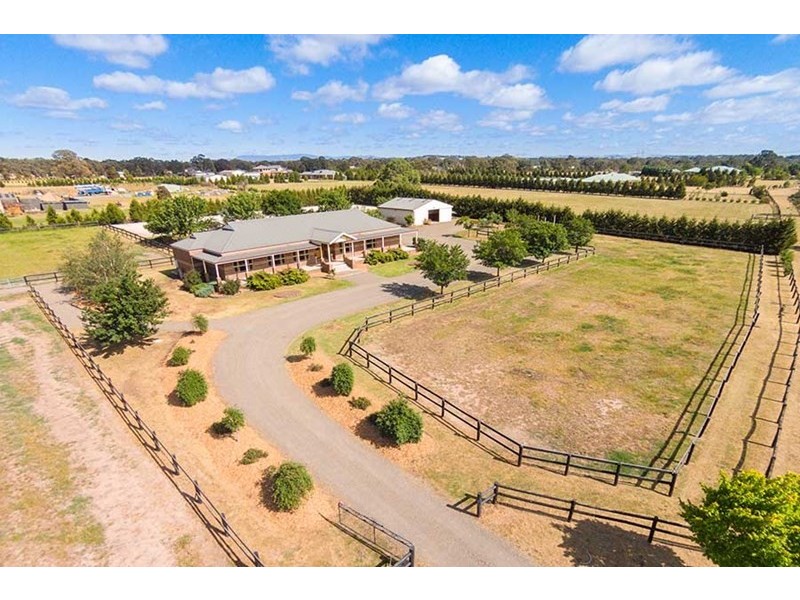 5 Lakeview Drive, Mickleham VIC 3064