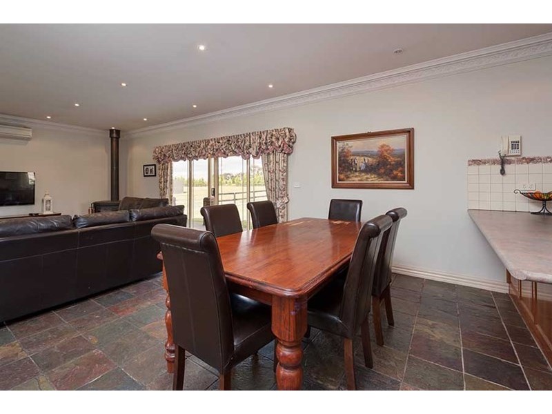 5 Lakeview Drive, Mickleham VIC 3064