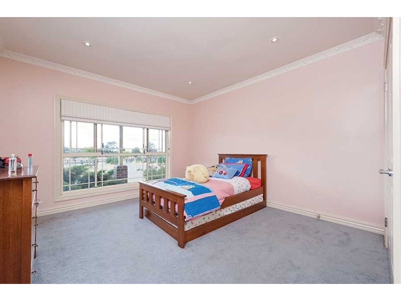 5 Lakeview Drive, Mickleham VIC 3064