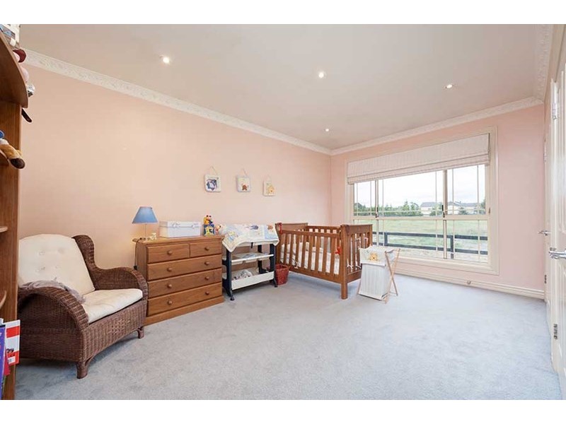 5 Lakeview Drive, Mickleham VIC 3064