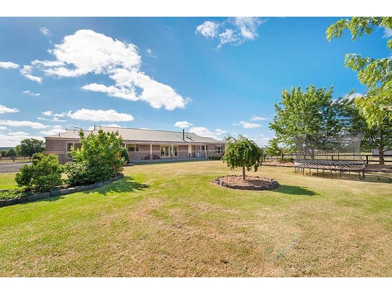 5 Lakeview Drive, Mickleham VIC 3064