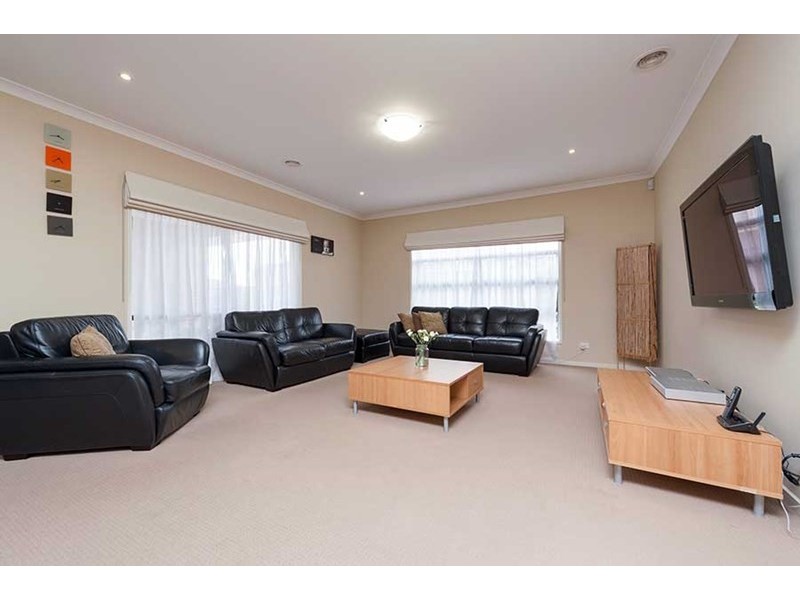 35 Candlebark Drive, Greenvale VIC 3059