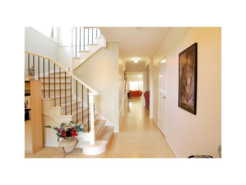 5 Greenhill Place, Craigieburn VIC 3064