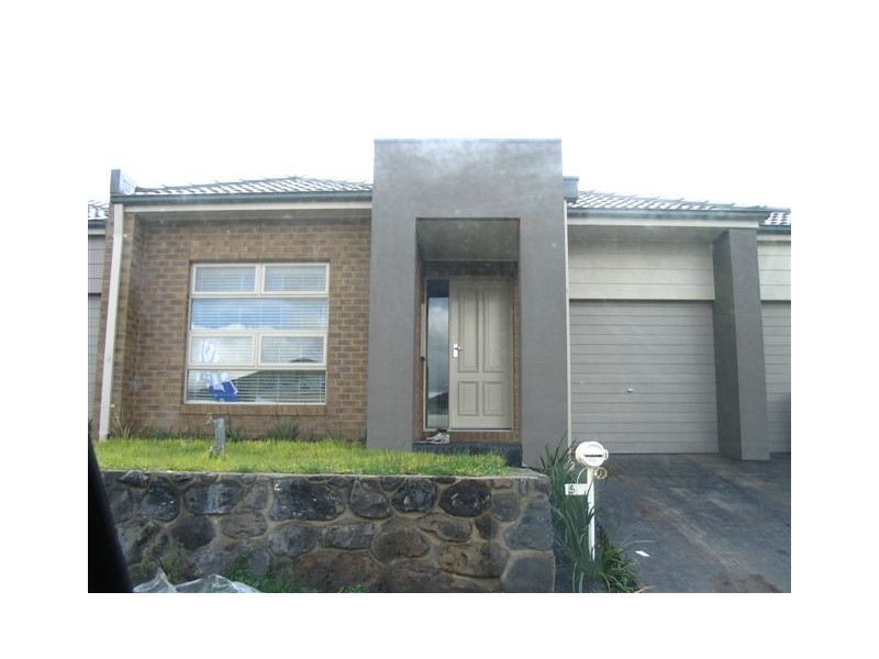 5 Heathcliffe Lane, Craigieburn VIC 3064