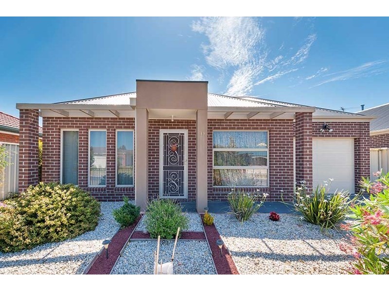 19 Bradworth Street, Craigieburn VIC 3064