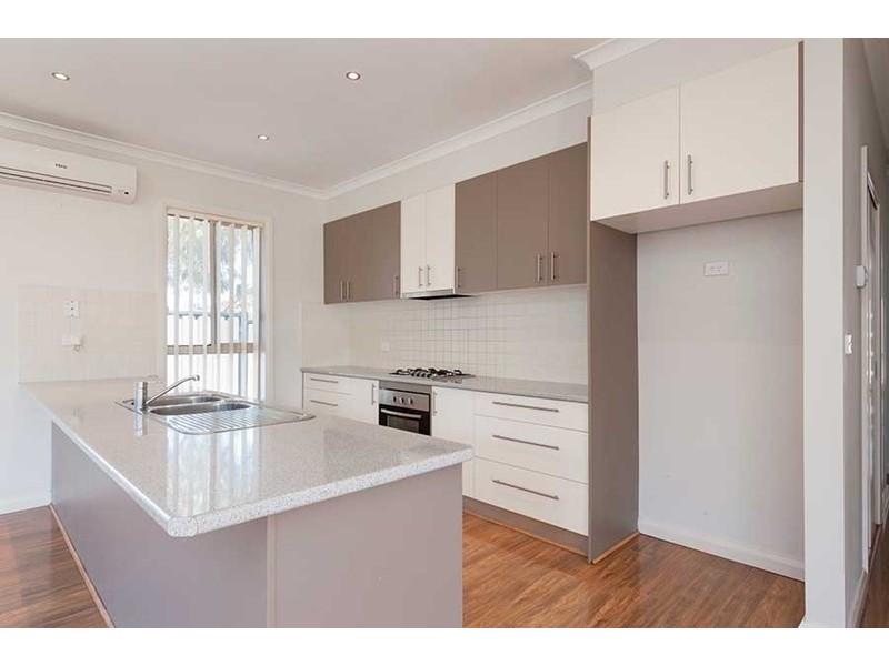 16 Ebony Circuit, Craigieburn VIC 3064