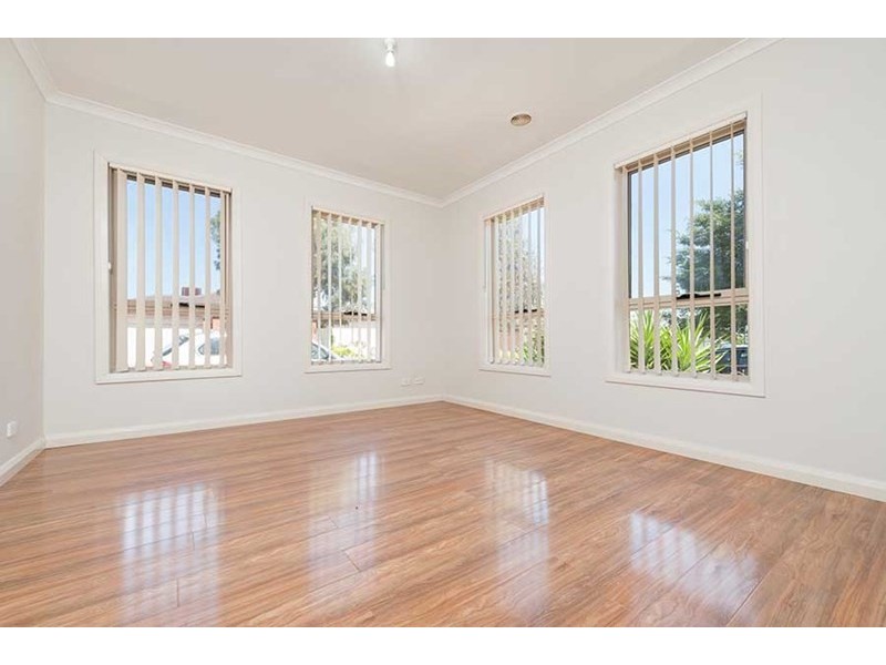 16 Ebony Circuit, Craigieburn VIC 3064