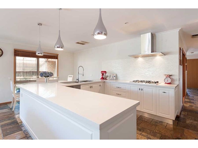 6 Bampton Mews, Craigieburn VIC 3064