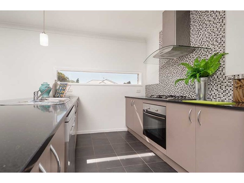 18 Millstream Pass, Craigieburn VIC 3064
