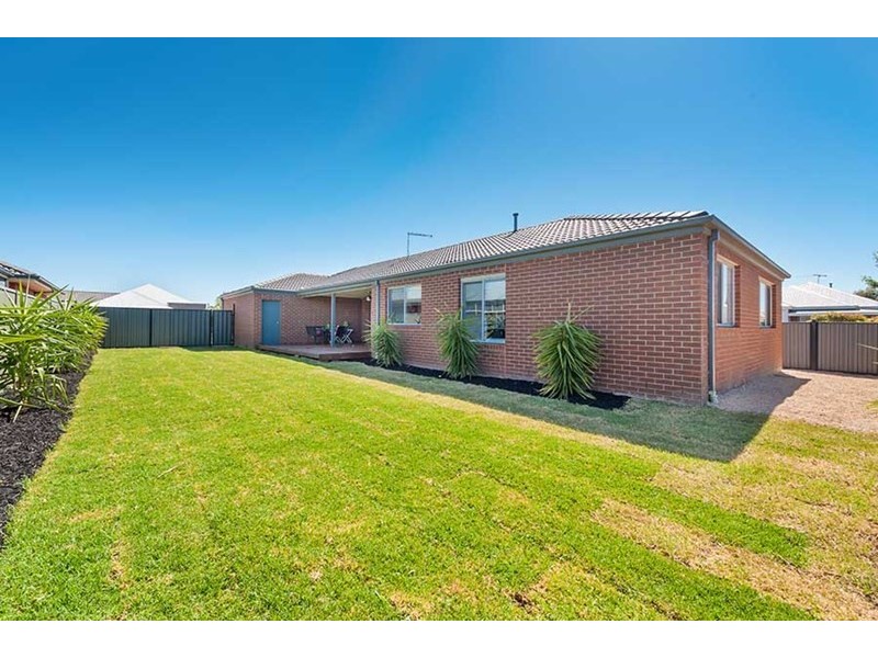 18 Millstream Pass, Craigieburn VIC 3064