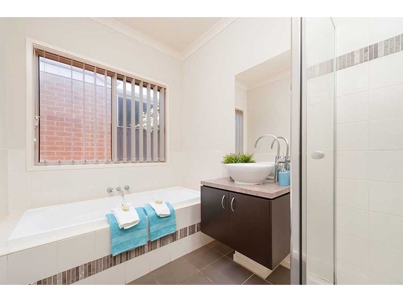 30 Ebony Circuit, Craigieburn VIC 3064