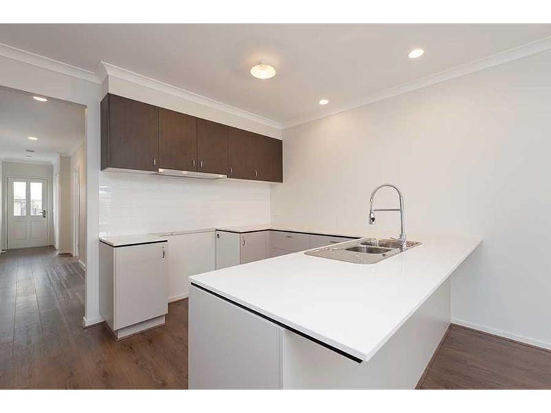 64 Bluebell Drive, Craigieburn VIC 3064