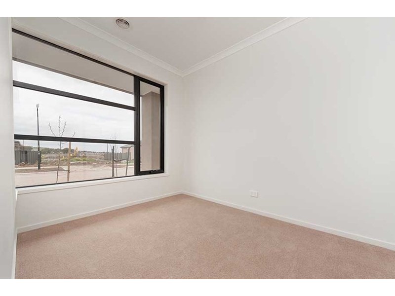 64 Bluebell Drive, Craigieburn VIC 3064